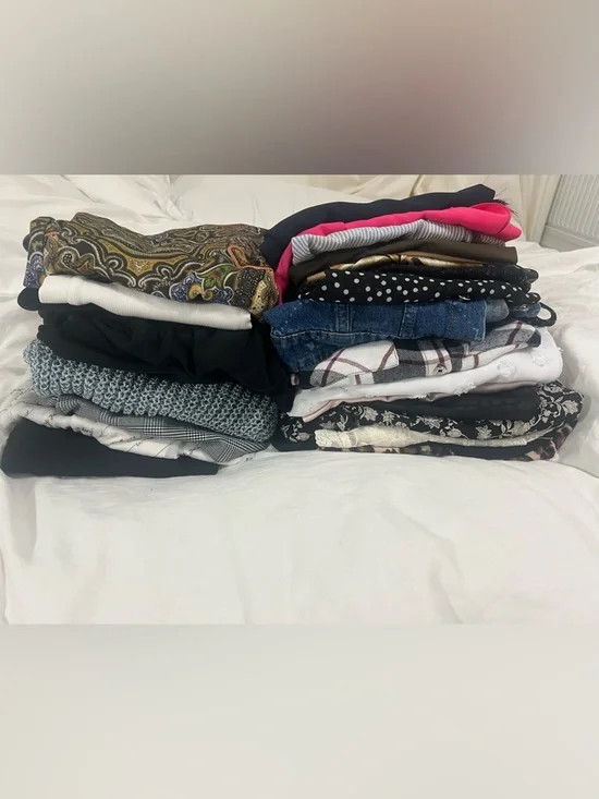 Closet Refresh Bundle | Mystery Style✨ Dresses & Long Sleeves | Size S–4 - Picture 3 of 4